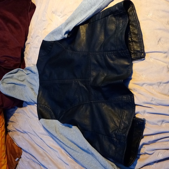 Jacket - Picture 4 of 4